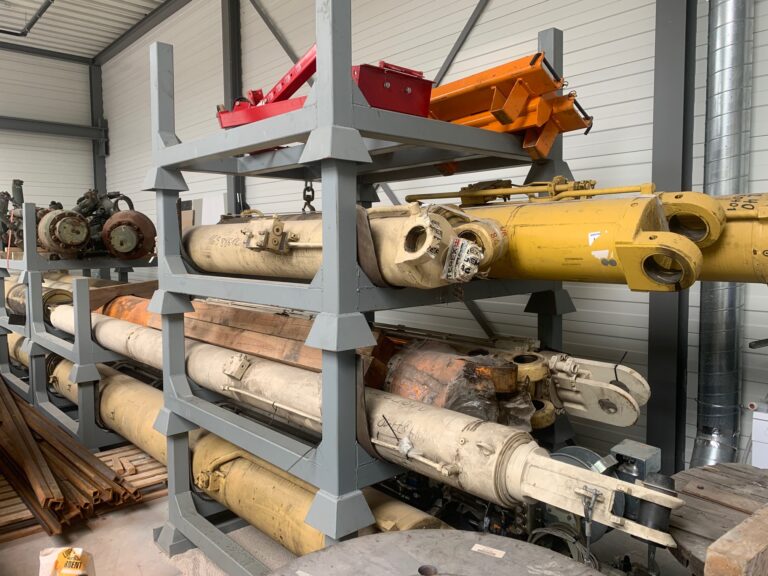 Demag Luffing cylinder 49940412 New & Reconditioned Crane Parts